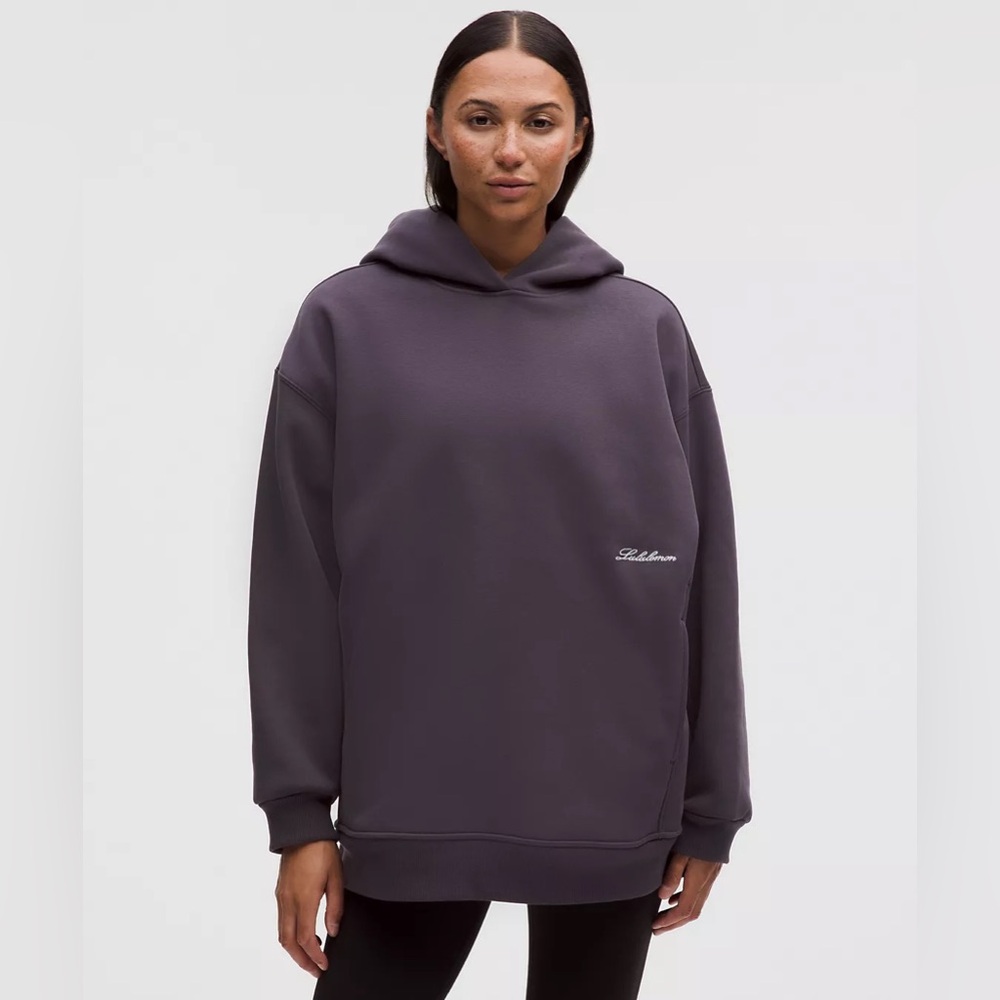Lululemon Big Cozy Ultra-Oversized Hoodie
Wordmark in Dark Purple